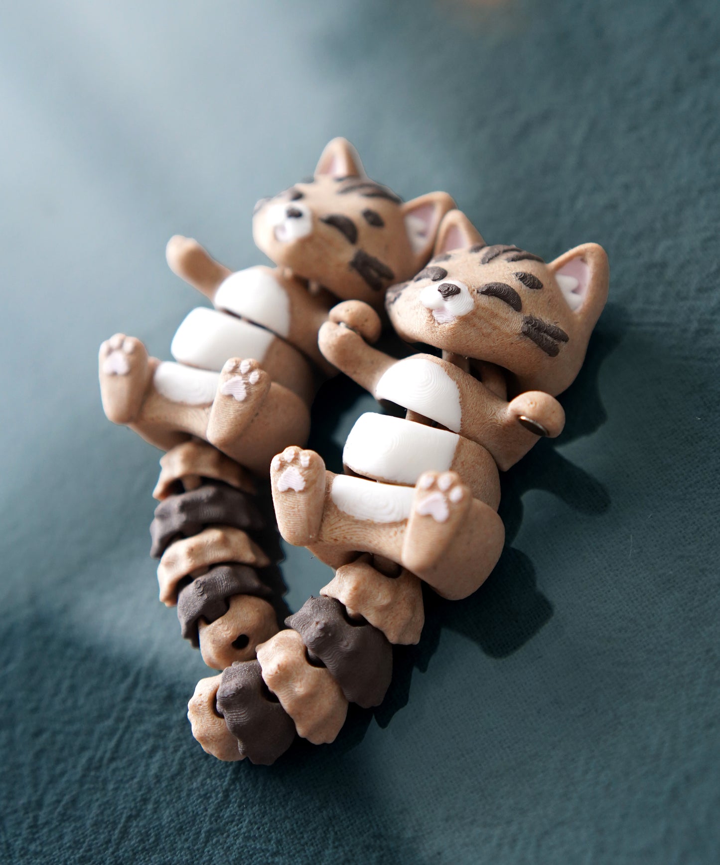 Flexi Cat Magnetic Keychain – 3D Printed Fidget Toy, Cute Collectible Keychain