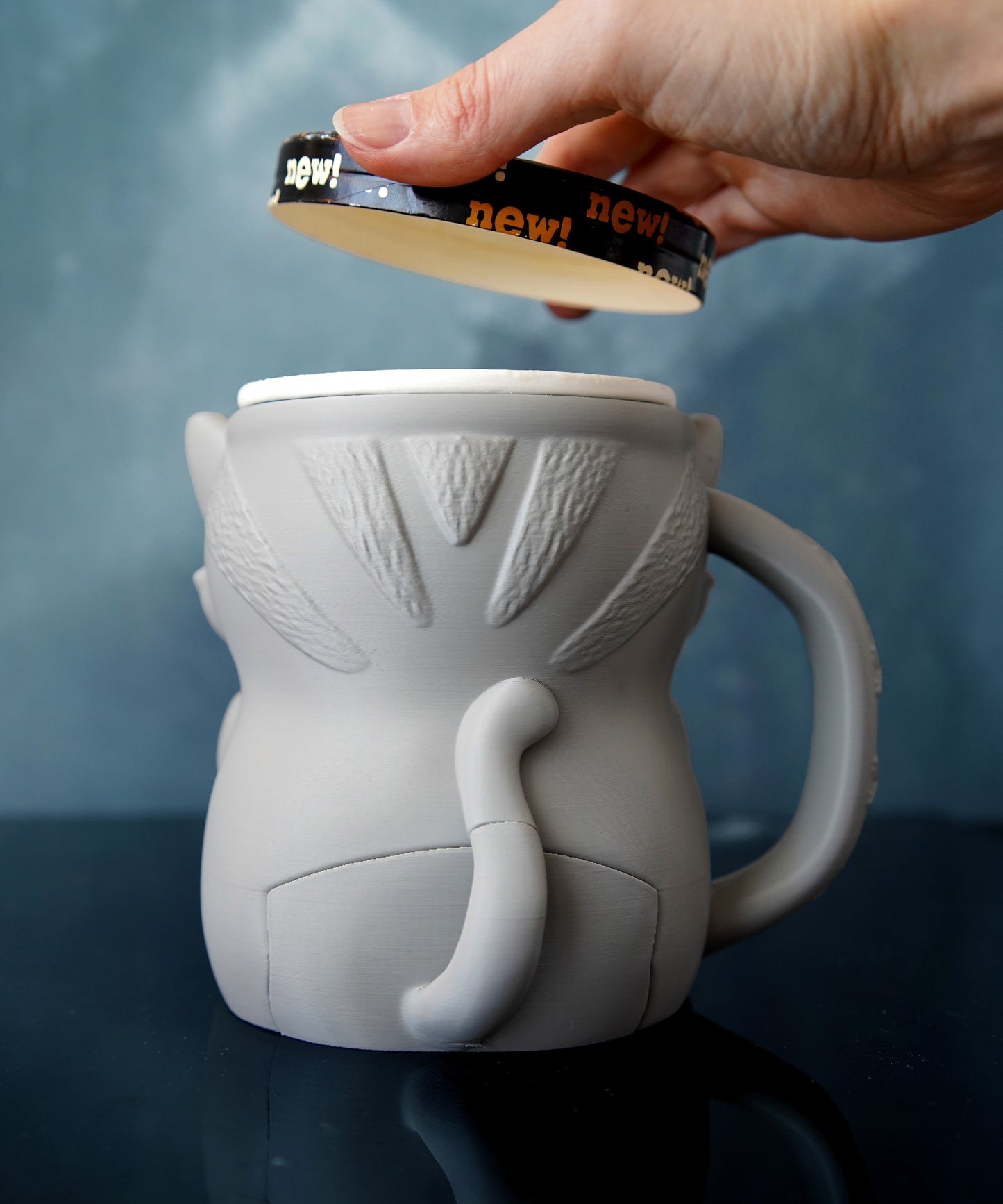 Cuddles, the Cat Ice Pint Holder