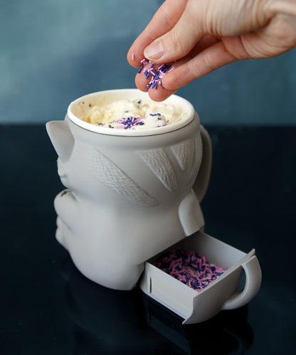 Cuddles, the Cat Ice Pint Holder